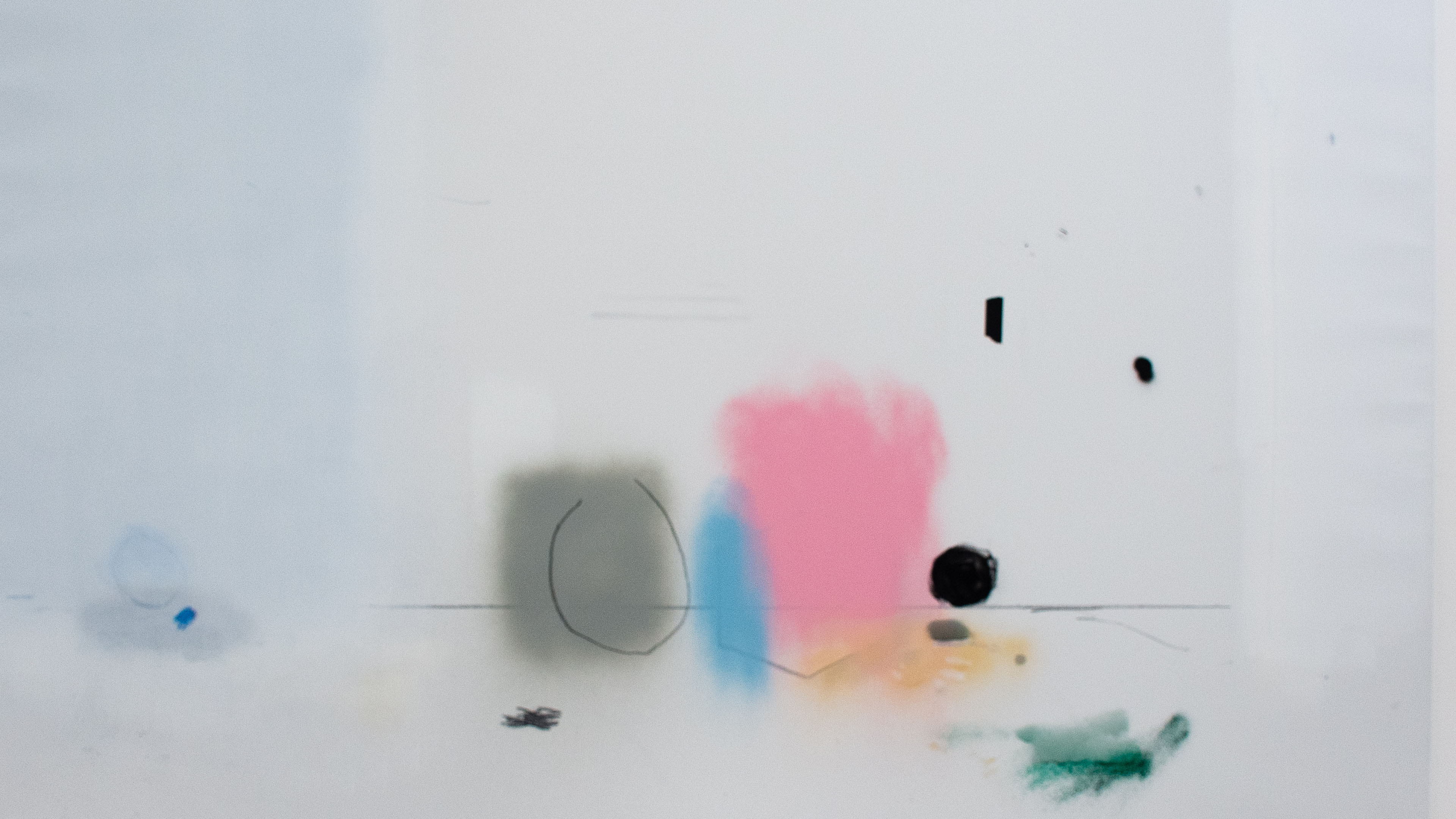 Pintura sobre fondo blanco.